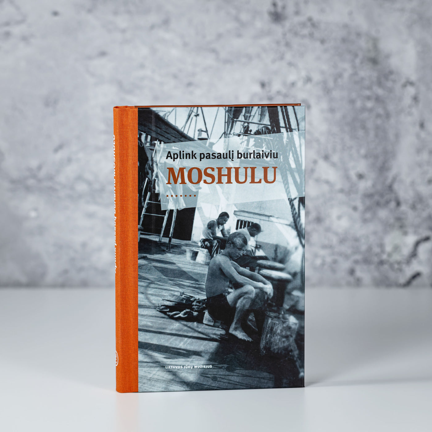 APLINK PASAULĮ BURLAIVIU „MOSHULU“